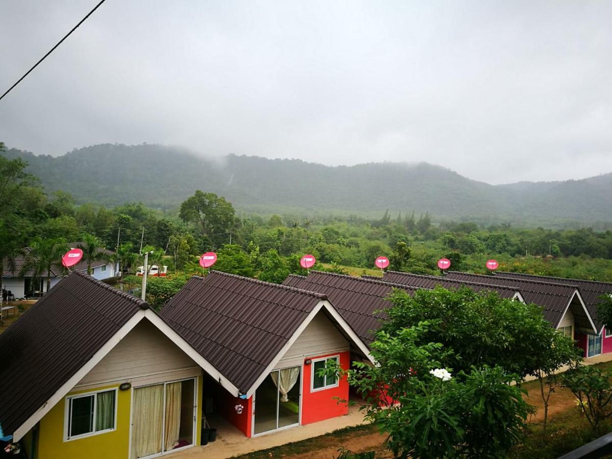 Baan Rai Pray Rung Kaeng Krachan Ban Tha Ling Lom Dış mekan fotoğraf